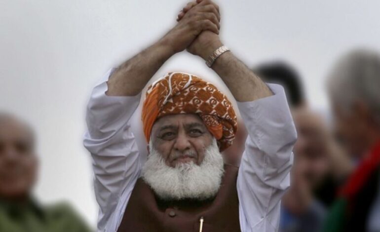  Workers Should Prepare for Islamabad March Over Madarsah Bill: Fazlur Rehman